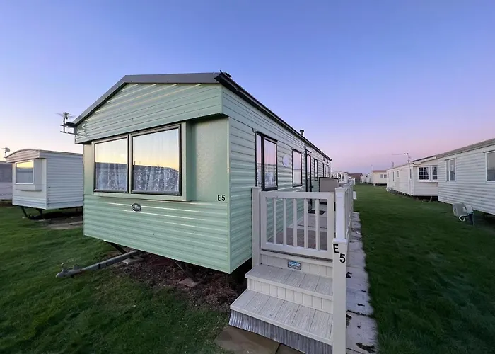 Sunnymede Park 6 Berth At Fantasy Island Minimum 3 Days