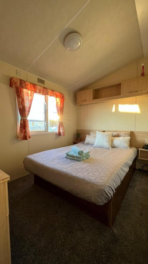 Sunnymede Park 6 Berth At Fantasy Island Minimum 3 Days *